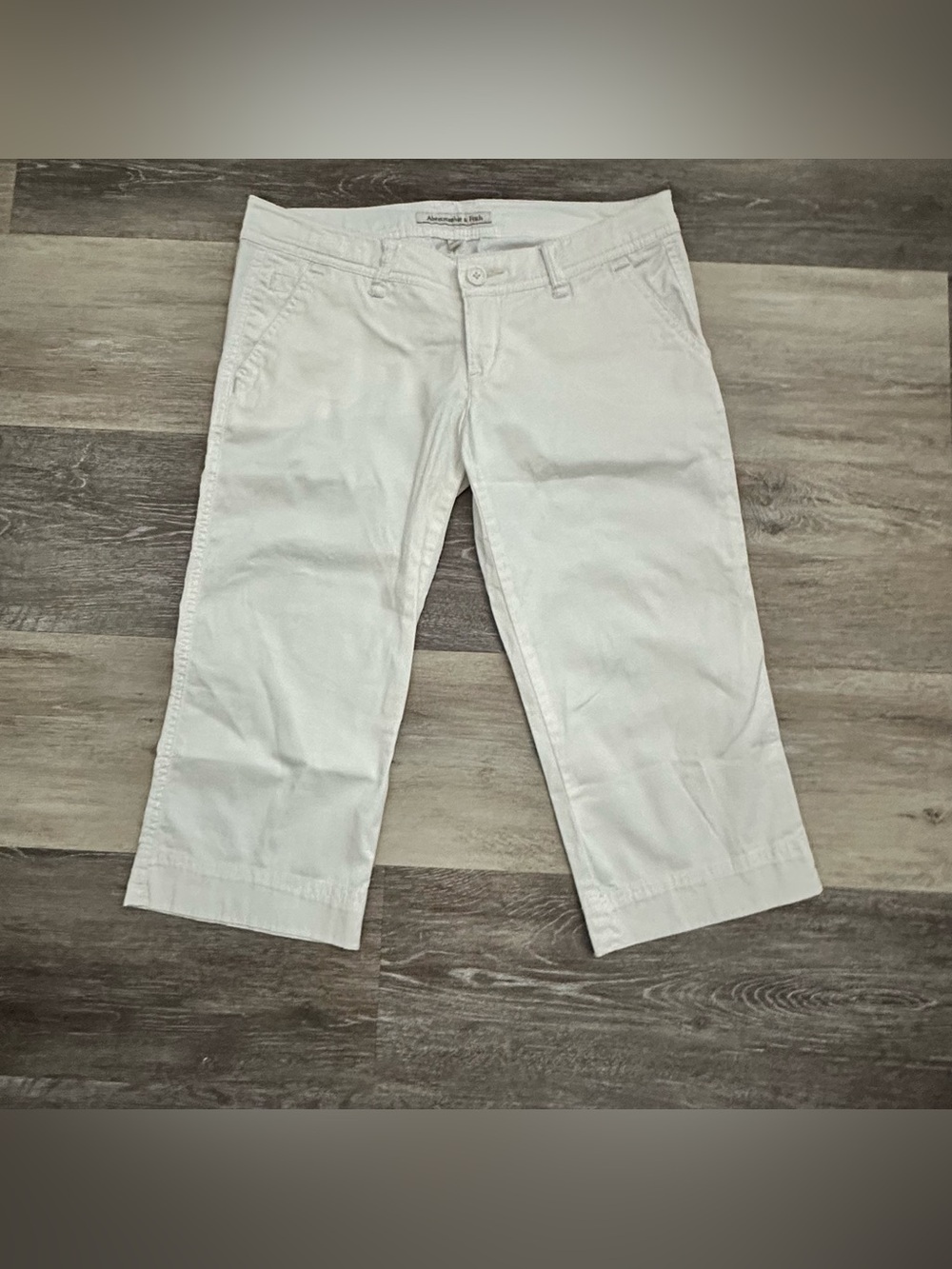 Y2K Abercrombie & Fitch Ivory Embroidered Logo Capri Pants